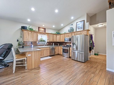 Lots of modern comfort on a large lot is ready to be yours in - photo 8