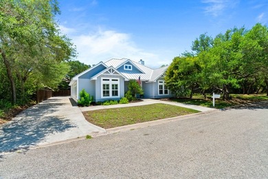 Nestled beneath sprawling oak trees on two generously sized lots - photo 8