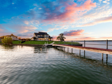 Stunning Lake Front Home on Richland Chambers Lake - Lake Home For Sale in Corsicana, Texas