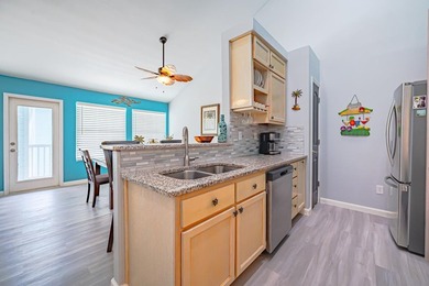 Enjoy the best of waterfront living at Gables of Copano Vista! - photo 11