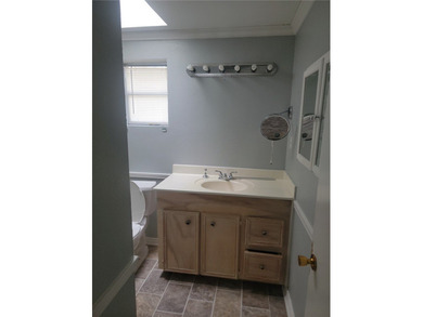 Charming 3-bedroom, 2-bath home conveniently located with quick - photo 12