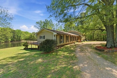 Charming Lakefront Retreat on 9.5 Acres - Private, Peaceful, and - photo 4