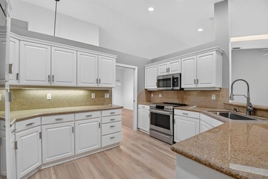 Move right into this beautifully updated 4-bedroom, 3-bath - photo 17