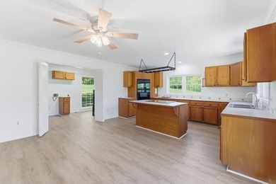 Charming Lakefront Retreat on 9.5 Acres - Private, Peaceful, and - photo 10
