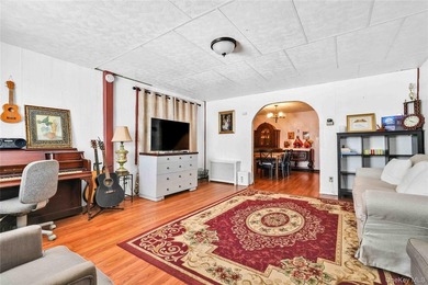 Welcome to this classic detached single-family colonial nestled - photo 6