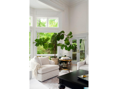 At the heart of Shoal Creek, this extraordinary - photo 33