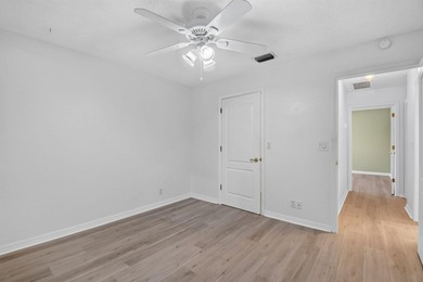 Move right into this beautifully updated 4-bedroom, 3-bath - photo 34