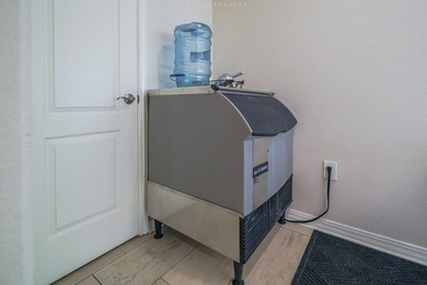 Enjoy the best of waterfront living at Gables of Copano Vista! - photo 44