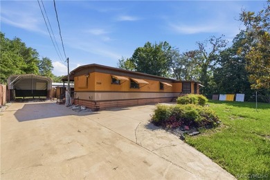 Opportunity awaits with this fully fenced Homosassa property - photo 1