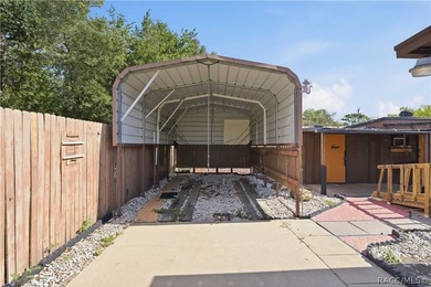 Opportunity awaits with this fully fenced Homosassa property - photo 6