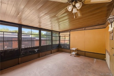 Opportunity awaits with this fully fenced Homosassa property - photo 9