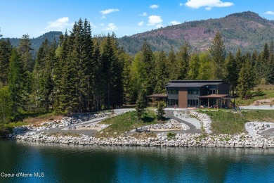 Lake Home For Sale in Laclede, Idaho