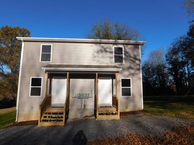 (private lake, pond, creek) Townhome/Townhouse For Sale in Athens Tennessee