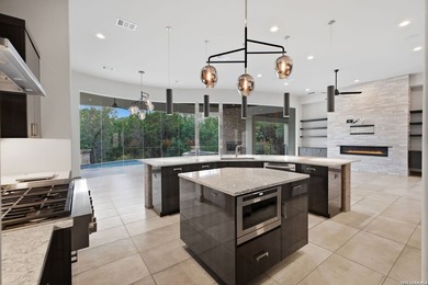 Luxury living in Dominion! Sprawling 1-story - photo 12