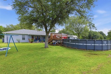 Tucked away on a quiet dead-end road in Moss Bluff, this - photo 18