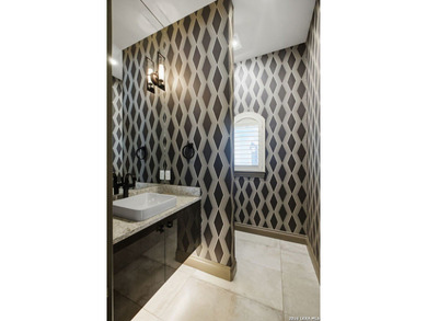 Luxury living in Dominion! Sprawling 1-story - photo 19