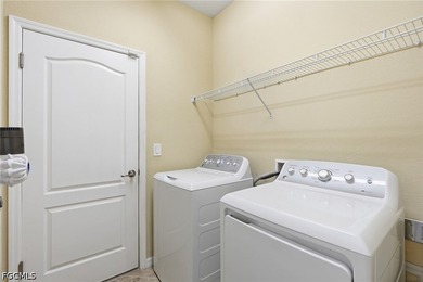 LOCATION, LOCATION, LOCATION! This beautifully maintained - photo 33