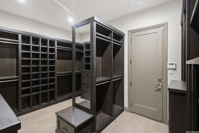Luxury living in Dominion! Sprawling 1-story - photo 33