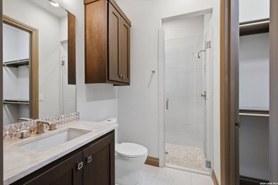 Luxury living in Dominion! Sprawling 1-story - photo 39