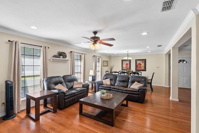 This fully furnished, move-in ready home features 3 bedrooms and - photo 6