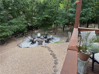 You don't want to miss this beautiful custom-built 3-bedroom - photo 7