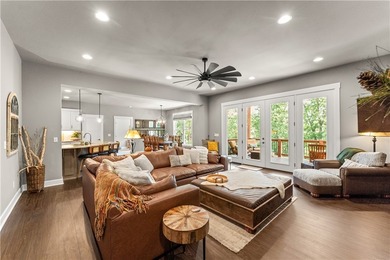 You don't want to miss this beautiful custom-built 3-bedroom - photo 9