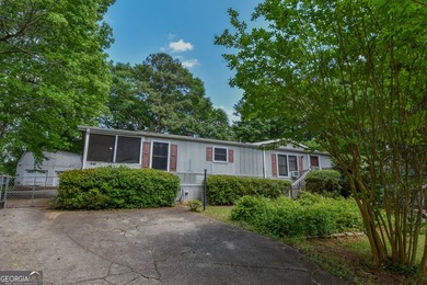Investor special! Situated on approx. 0.44acre lot with existing - photo 1