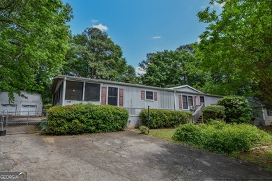 Investor special! Situated on approx. 0.44acre lot with existing - photo 3