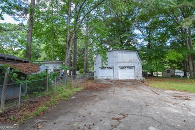 Investor special! Situated on approx. 0.44acre lot with existing - photo 7