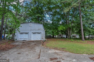 Investor special! Situated on approx. 0.44acre lot with existing - photo 8