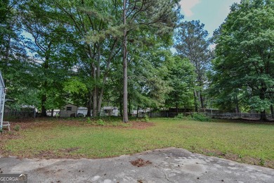 Investor special! Situated on approx. 0.44acre lot with existing - photo 9