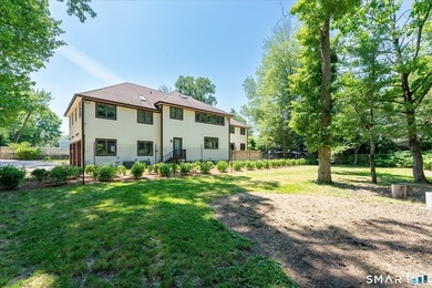 Set in Westport's sought-after Hunt Club neighborhood, this - photo 18
