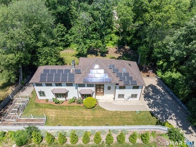Set in Westport's sought-after Hunt Club neighborhood, this - photo 21