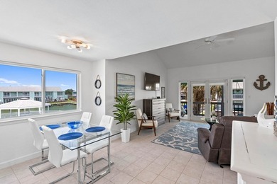 PRIME LOCATION! Beautifully remodeled and stylishly appointed - photo 2