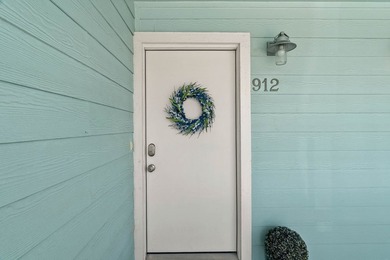 PRIME LOCATION! Beautifully remodeled and stylishly appointed - photo 9