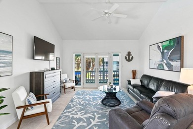PRIME LOCATION! Beautifully remodeled and stylishly appointed - photo 10