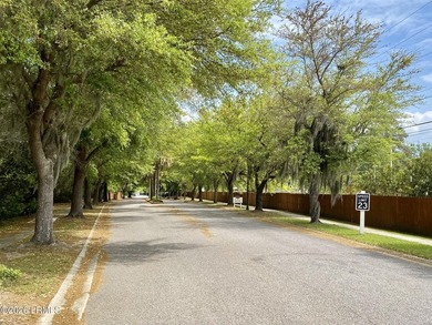 Live Oaks at Battery Creek. Buildable 1/4-acre lot near the - photo 31