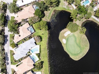 Golf & Lake Views on the 14th Hole. Resort-style living at its - photo 7