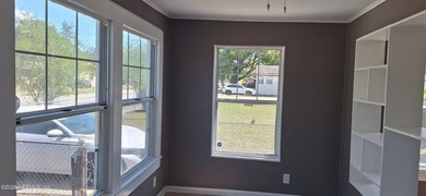 TENANT OCCUPIED AND PROVIDING IMMEDIATE CASH FLOW!! Tenant has - photo 3