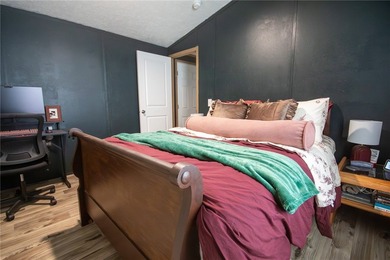 This charming 3-bedroom, 2 full bath single-wide home offers - photo 21