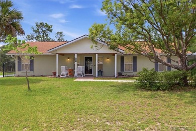 Welcome home to this inviting three-bedroom, two-bath with - photo 5