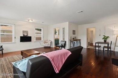 Beach Cottage Charm! Don't miss this adorable, move-in-ready - photo 6