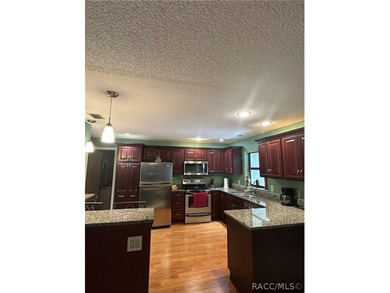 Crystal River Cutie! 2 BR/2 bath split floor plan with beautiful - photo 16