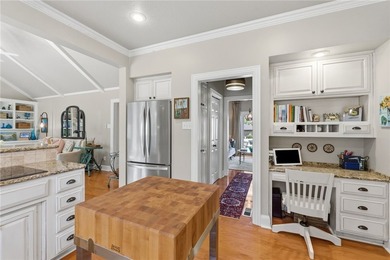 Charming, exceptionally maintained, and thoughtfully updated - photo 8