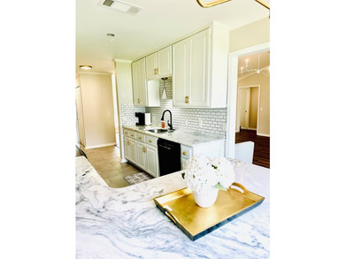 Stunning renovated 3-Bed, 2-Bath home in Baymeadows Estates! - photo 21