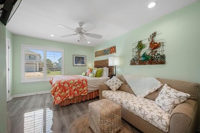 Stunning waterfront 2 bedroom/2 bath condo in the highly - photo 10
