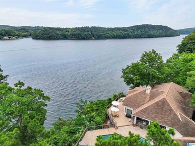 Absolutely stunning luxury waterfront home on 1.34 acres with - photo 4