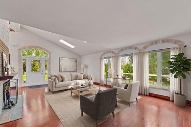 Stunning Lake Drive beauty on almost a double lot! Renovated - photo 5