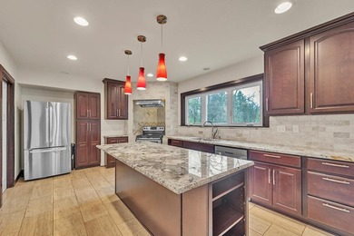 Stunning Lake Drive beauty on almost a double lot! Renovated - photo 9