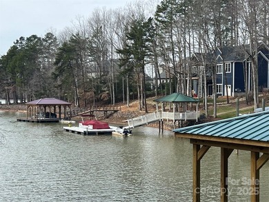 Oversized estate lot on the shores of Lake Norman! This large 1 - photo 25